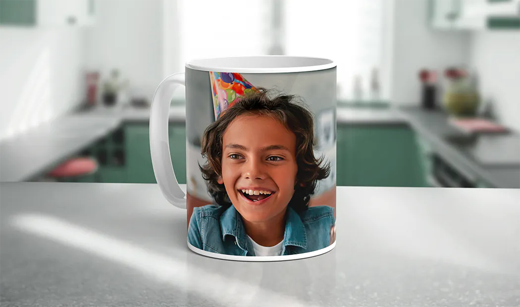 AliCarr Tazza da caffè 70 anni Loved – Idee regalo per il 70° compleanno per le donne, tazza da 311,8 g, regalo per 70 anni, mamma, nonna, moglie, zia, amica, sorella, lei