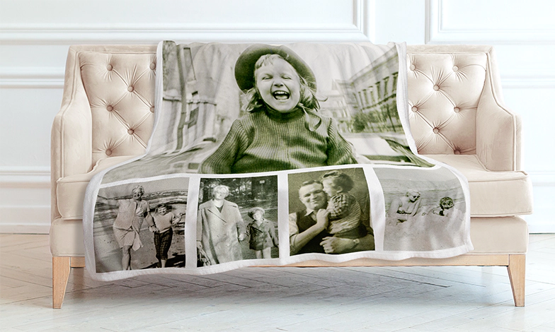 Coperta Fotografica Tocco di Vison di Printerpix|Coperte Fotografiche|Grande coperta fotografica su letto matrimoniale con foto di ragazza|Immagine della coperta fotografica con confronto delle dimensioni|Immagine collage in bianco e nero della coperta fotografica