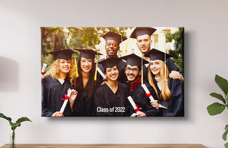 Stampe su Tela Personalizzate da Printerpix|Stampa su tela di laurea|dimensioni delle stampe su tela|madre che bacia affettuosamente il suo piccolo figlio su stampa su tela|parete della galleria di stampe su tela|Stampa su tela di una coppia che si gode la vacanza