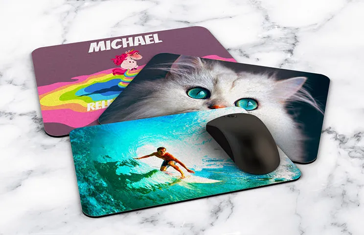 Tappetini per mouse personalizzati: Design vivaci, con unicorni, gatti e surfisti. Crea il tuo stile unico!
