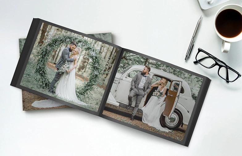 Riflettere, nel Libro Fotografico Bianco