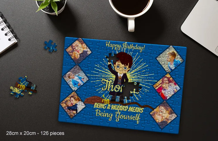 Puzzle di cartone di due ragazze