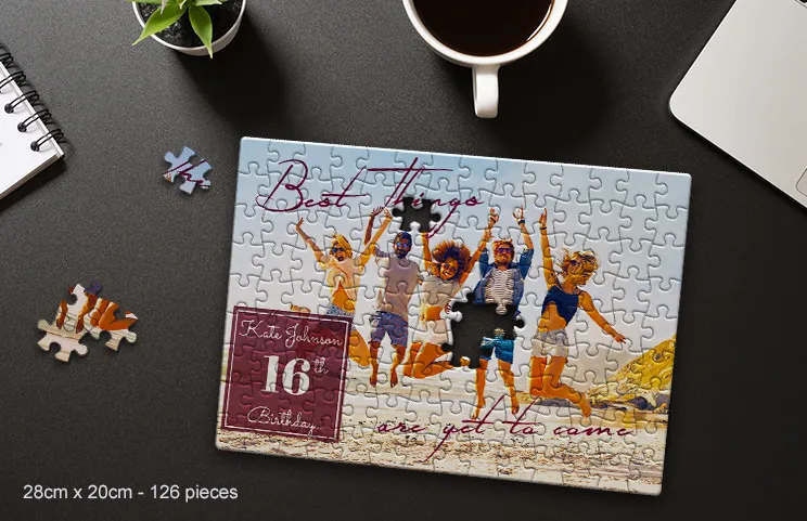 Puzzle di cartone di due ragazze