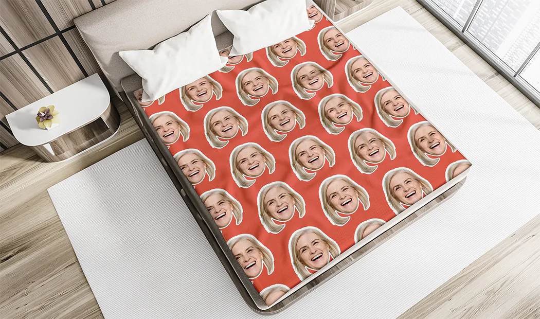 Grande coperta fotografica su letto matrimoniale con foto di ragazza