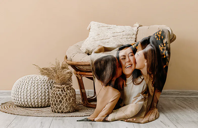 Grande coperta fotografica su letto matrimoniale con foto di ragazza