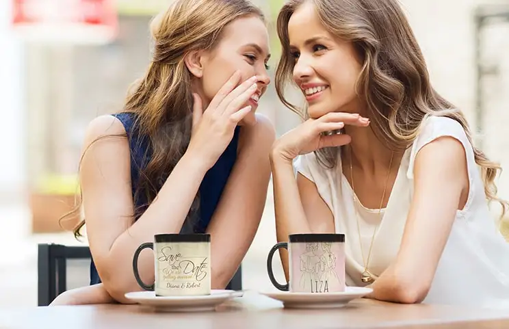 Tazza magica con cioccolata calda