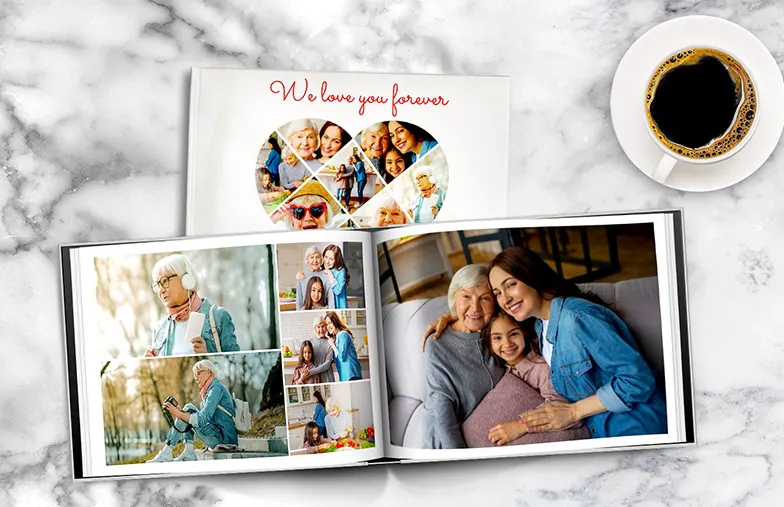 Due persone che guardano un libro fotografico personalizzato di Printerpix con foto di matrimonio e sposa