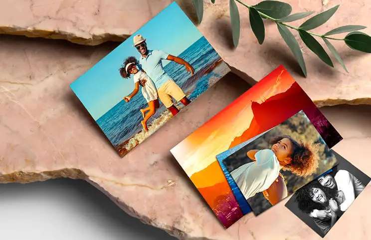 Gamma di dimensioni di stampe fotografiche online di foto scattate da telefono cellulare della famiglia