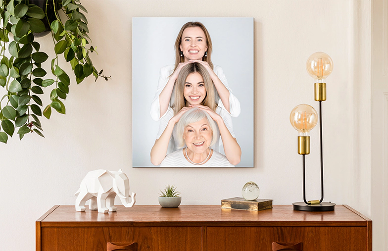 Tre stampe fotografiche in metallo di dimensioni miste